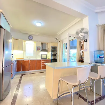 4 Bedroom Deluxe With Mountain And Sea View Willa Kirenia