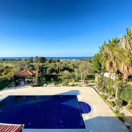 4 Bedroom Deluxe With Mountain And Sea View *