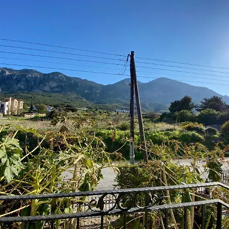 فيلة 4 Bedroom Deluxe With Mountain And Sea View كيرينيا