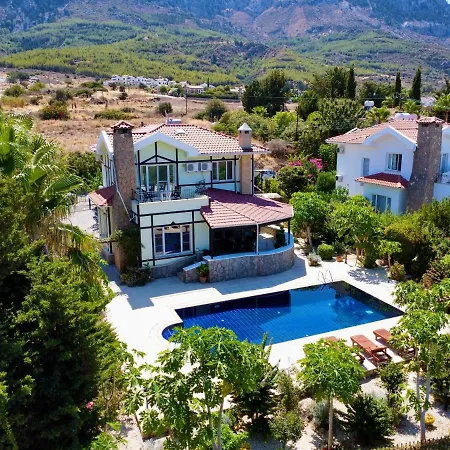 Villa 4 Bedroom Deluxe With Mountain And Sea View *
