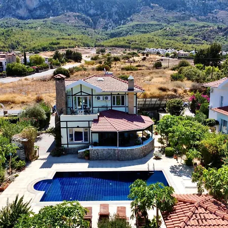 4 Bedroom Deluxe With Mountain And Sea View Villa