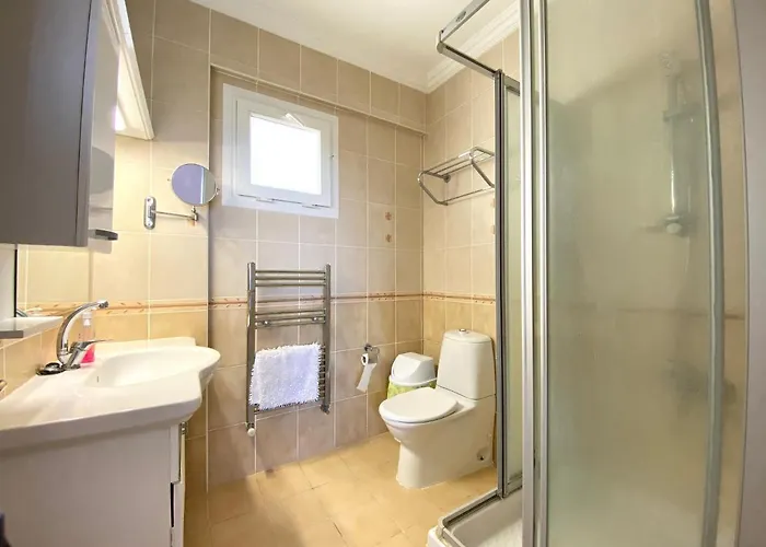 4 Bedroom Deluxe With Mountain And Sea View Кирения