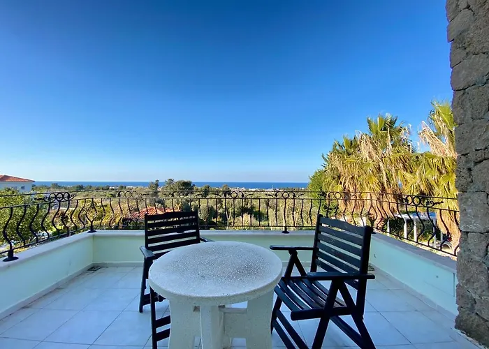 4 Bedroom Deluxe With Mountain And Sea View *