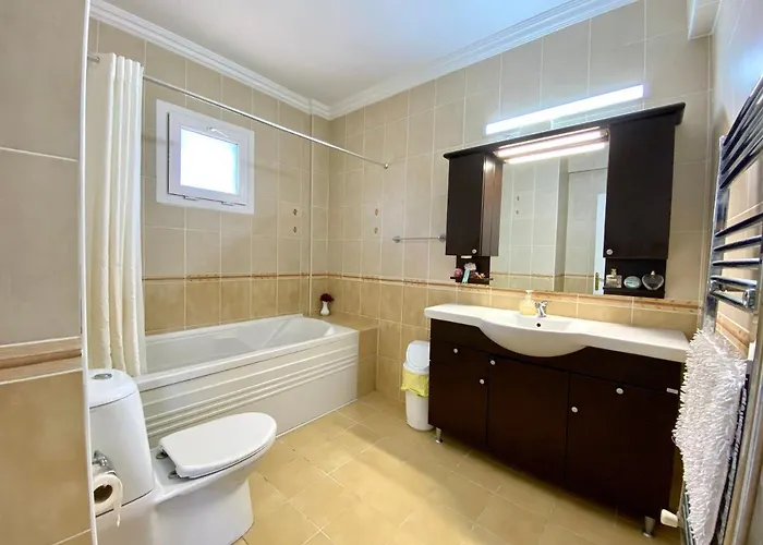 4 Bedroom Deluxe With Mountain And Sea View Вилла