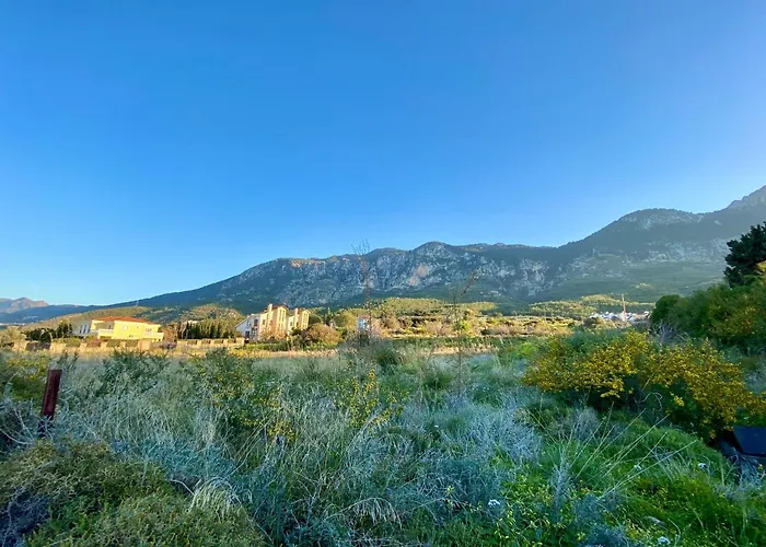 4 Bedroom Deluxe With Mountain And Sea View *