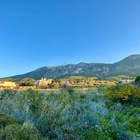 4 Bedroom Deluxe With Mountain And Sea View *